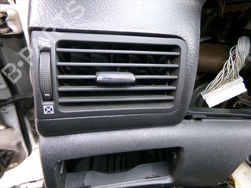 Used Air vent Air vent TOYOTA COROLLA Estate (_E12_) 2.0 D-4D (CDE120_, CDE120R) (90 hp) 31658619 31658619