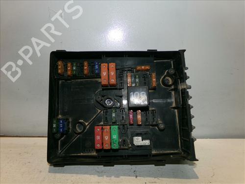 Used Fuse box Fuse box VW CADDY III Box Body/MPV (2KA, 2KH, 2CA, 2CH) 1.9 TDI (105 hp) 24563235 24563235