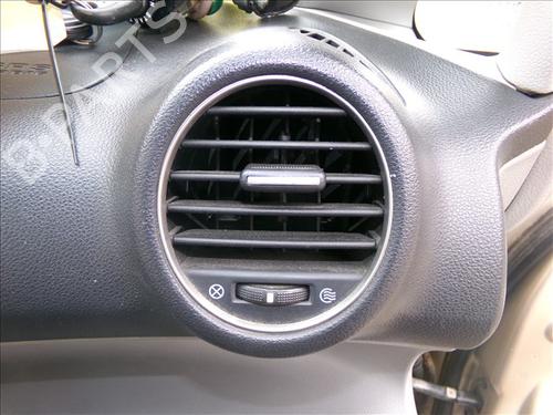 Used Air vent Air vent KIA CARENS III MPV (UN) 2.0 CRDi 140 (140 hp) 30437664 30437664