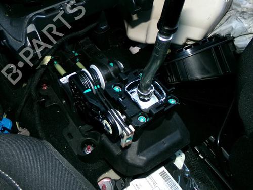 Used Gear lever Gear lever OPEL CORSA F (P2JO) 1.2 (68) (75 hp) 40061835 40061835