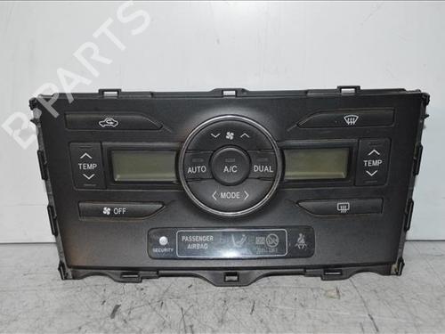 climate-control-toyota-auris-_e18_-2012-2013-2014-2015-2016-2017-2018-2019-24560934 main image