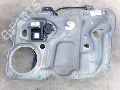 Used Front right window mechanism Front right window mechanism VW TOURAN (1T1, 1T2) 1.9 TDI (100 hp) 39136024 39136024