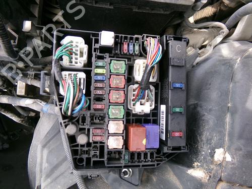 fuse-box-toyota-yaris-_p9_-2005-2006-2007-2008-2009-2010-2011-2012-2013-2014-36184045 main image