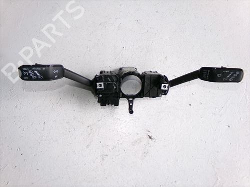 Comutador SEAT IBIZA IV (6J5, 6P1) 1.4 TDI (90 hp) 32140769