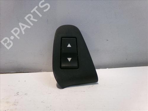 Used Right front window switch Right front window switch FIAT STILO (192_) 1.9 JTD (192_XE1A) (115 hp) 24858335 24858335
