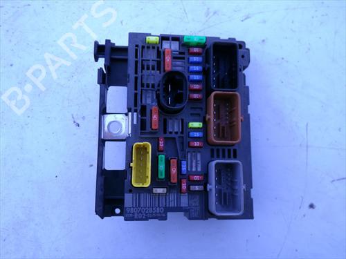 Used Fuse box Fuse box PEUGEOT 5008 (0U_, 0E_) 1.2 (131 hp) 36430286 36430286