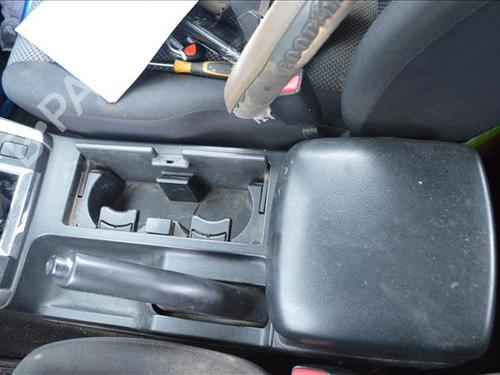 Used Armrest / Center console Armrest / Center console SUZUKI GRAND VITARA II (JT, TE, TD) 1.6 All-wheel Drive (JB416) (106 hp) 24563613 24563613