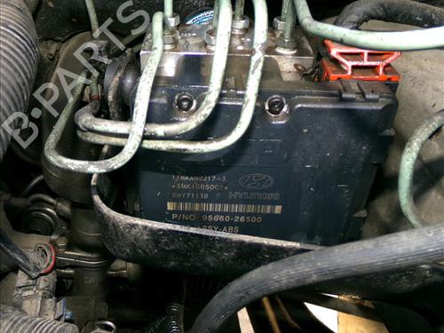 Used ABS pump ABS pump HYUNDAI SANTA FÉ I (SM) 2.0 CRDi (113 hp) 30731446 30731446