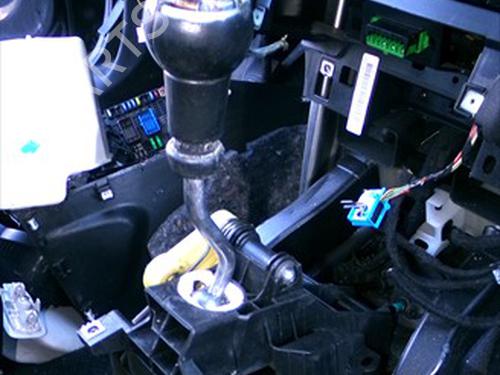 Gear lever CITROËN C4 II (NC_) 1.6 BlueHDi 100 | BP31637226M90 - Image 1