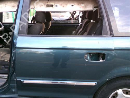 Puerta trasera izquierda Puerta trasera izquierda HYUNDAI TRAJET (FO) 2.0 CRDi (113 hp) 37508526 37508526