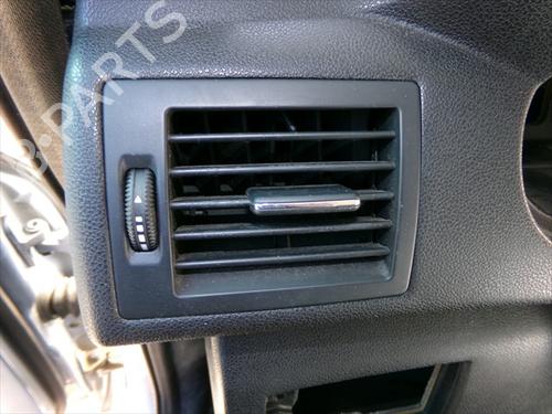 Used Air vent MERCEDES-BENZ B-CLASS Sports Tourer (W245) B 200 CDI (245.208) (140 hp) 31918266