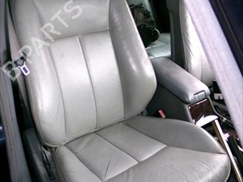 Used Right front seat MERCEDES-BENZ E-CLASS (W210) E 270 CDI (210.016) (170 hp) 32009899