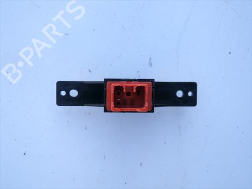 Warning switch SUZUKI GRAND VITARA II (JT, TE, TD) 1.9 DDiS All-wheel Drive (JT419, TD44, JB419WD, JB419XD,... | BP35975798I22 - Image 2