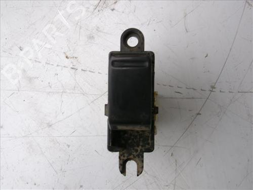 Used Right front window switch Right front window switch NISSAN PICK UP (D22) 2.5 TD 4WD (103 hp) 24928368 24928368