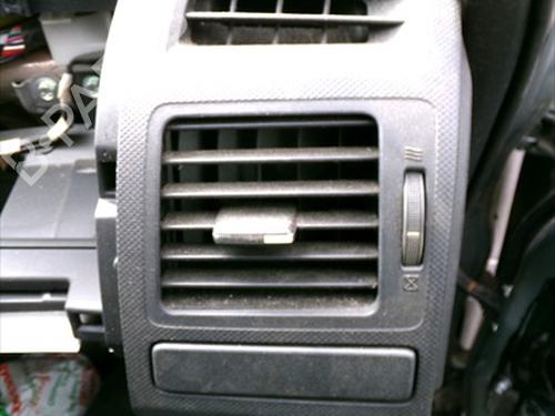 air-vent-toyota-auris-_e15_-2006-2007-2008-2009-2010-2011-2012-2013-37682739 main image