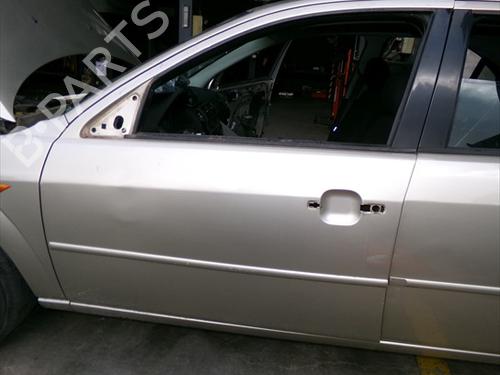 Porta anteriore sinistra Porta anteriore sinistra FORD MONDEO III (B5Y) 2.0 16V TDDi / TDCi (115 hp) 39767261 39767261