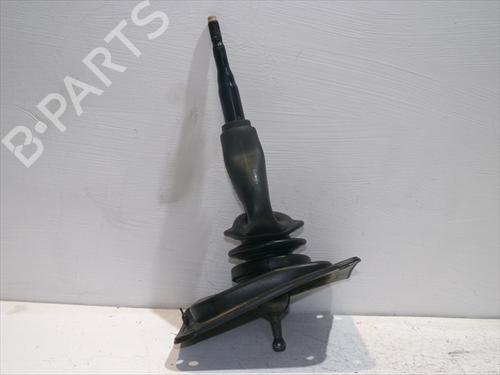 Used Gear lever Gear lever SUZUKI GRAND VITARA II (JT, TE, TD) 1.9 DDiS All-wheel Drive (JT419, TD44, JB419WD, JB419XD,... (129 hp) 25753091 25753091