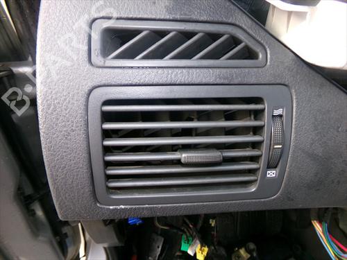 Rejilla aireadora KIA CARENS I MPV (FC, FJ) 2.0 CRDi (140 hp) 31353380