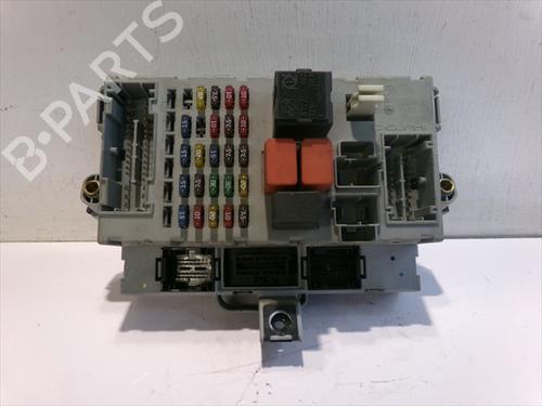 Used Fuse box Fuse box 39526358 39526358