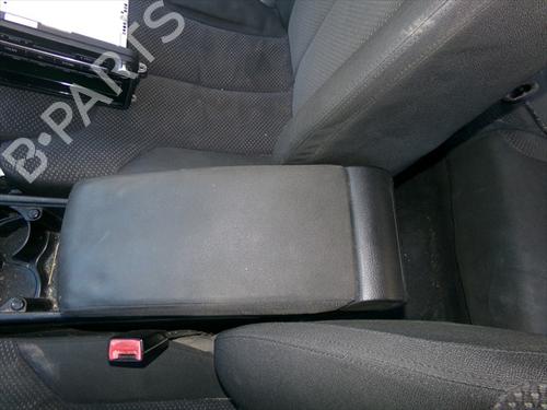 Used Armrest / Center console Armrest / Center console 39526369 39526369
