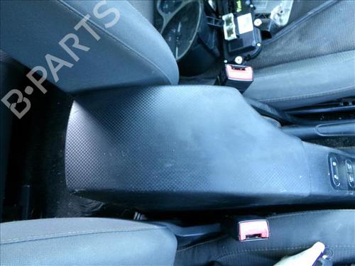 Used Armrest / Center console Armrest / Center console SEAT ALTEA (5P1) 1.6 TDI (105 hp) 24568210 24568210