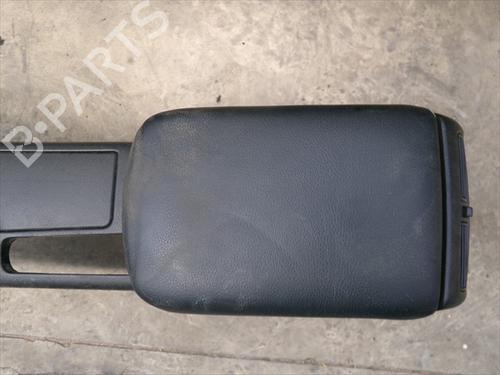 Armlæn Armlæn NISSAN X-TRAIL II (T31) 2.0 dCi 4x4 (150 hp) 35721555 35721555