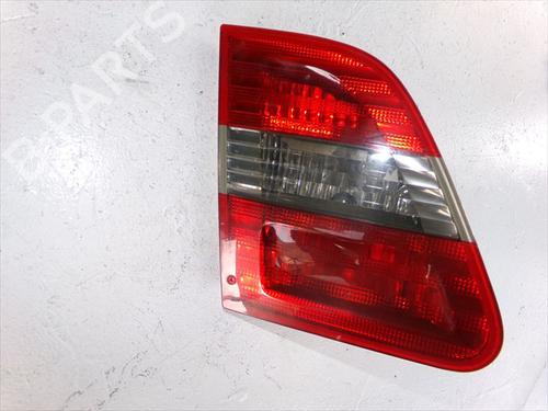 Feu de coffre gauche MERCEDES-BENZ B-CLASS Sports Tourer (W245) B 200 CDI (245.208) (140 hp) 31918311