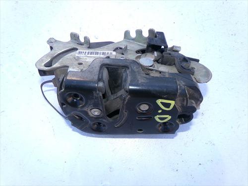front-right-lock-mercedes-benz-vito-mixto-van-w639-2003-31847833 main image