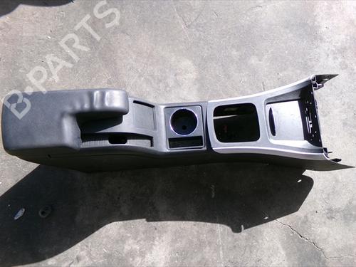 Used Armrest / Center console Armrest / Center console MERCEDES-BENZ B-CLASS Sports Tourer (W245) B 200 CDI (245.208) (140 hp) 31918265 31918265