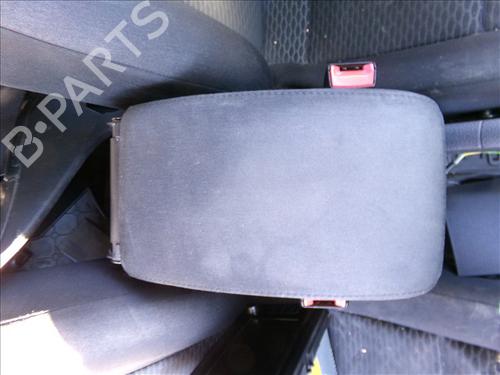 Used Armrest / Center console Armrest / Center console VW GOLF VI Variant (AJ5) 1.6 TDI (90 hp) 24860685 24860685