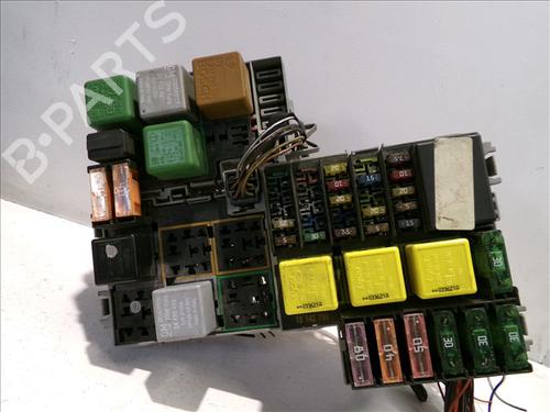 Used Fuse box Fuse box OPEL CORSA C (X01) 1.7 CDTI (F08, F68) (100 hp) 24859322 24859322