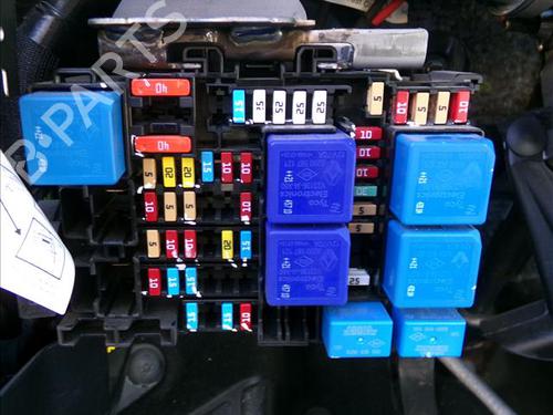 Used Fuse box Fuse box RENAULT CAPTUR II (HF_) TCe 140 (HFN0) (140 hp) 33423795 33423795