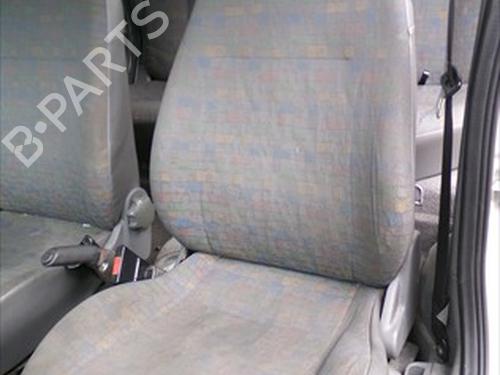Sæde venstre fortil Sæde venstre fortil OPEL COMBO Tour 1.7 DTI 16V (75 hp) 39739042 39739042