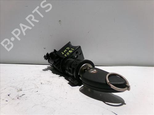 Used Electronic module Electronic module ALFA ROMEO 147 (937_) 1.9 JTD (937.AXD1A, 937.BXD1A, 937.AXV1A, 937.BXB1A,... (115 hp) 24566233 24566233