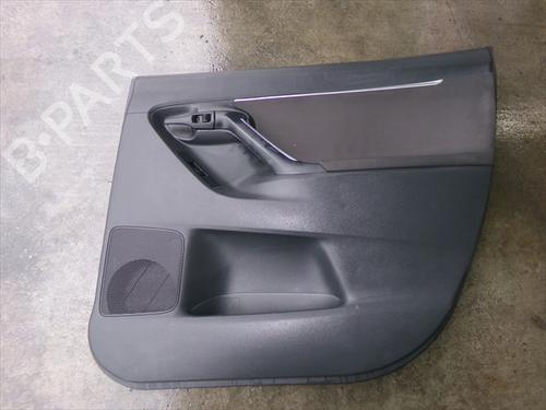 Garniture arrière droite TOYOTA VERSO (_R2_) 2.0 D-4D (AUR20_, AUR20R) (124 hp) 32084102