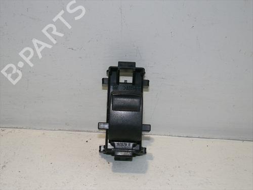 Used Right front window switch Right front window switch TOYOTA YARIS (_P9_) 1.4 D-4D (NLP90_, NLP90R) (90 hp) 24567429 24567429