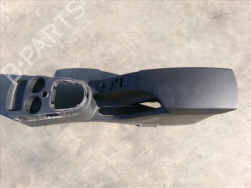 Used Armrest / Center console Armrest / Center console SEAT ALTEA XL (5P5, 5P8) 1.6 TDI (105 hp) 26539714 26539714