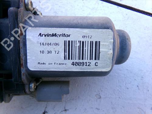 Elevalunas delantero derecho PEUGEOT 207 (WA_, WC_) 1.4 HDi (68 hp) 31241942