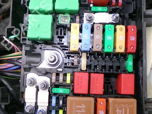 Used Fuse box Fuse box DS DS 3 / DS 3 CROSSBACK (UR_, UC_, UJ_) 1.5 BlueHDi 100 (UCYHYJ) (102 hp) 31020126 31020126