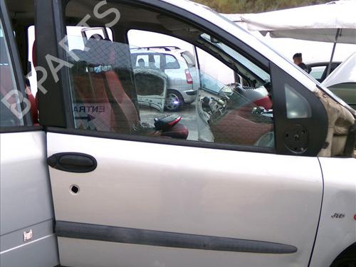 Dør højre fortil Dør højre fortil FIAT MULTIPLA (186_) 1.9 JTD 105 (186AXB1A) (105 hp) 30187109 30187109