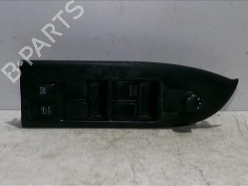 Used Left front window switch Left front window switch SUZUKI GRAND VITARA II (JT, TE, TD) 1.9 DDiS All-wheel Drive (JT419, TD44, JB419WD, JB419XD,... (129 hp) 25753049 25753049