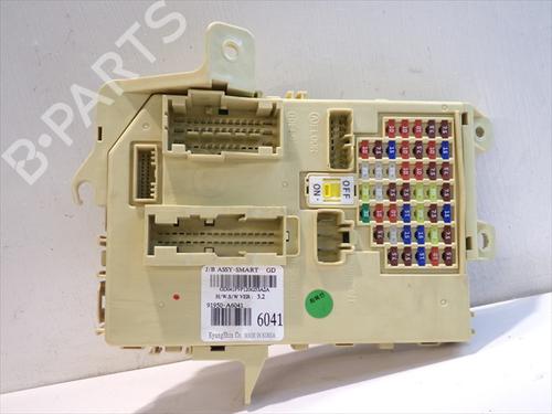 fuse-box-hyundai-i30-gd-2011-38346943 main image