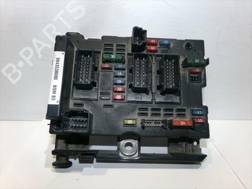 Used Fuse box Fuse box 29695701 29695701