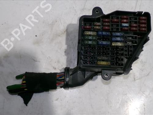 fuse-box-audi-a4-b5-8d2-1994-1995-1996-1997-1998-1999-2000-2001-24564500 main image