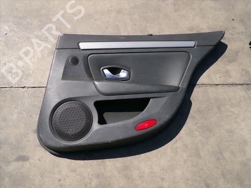 Bageste højre beklædning Bageste højre beklædning RENAULT LAGUNA III Grandtour (KT0/1) 1.5 dCi (KT0A, KT0R, KT02) (110 hp) 37020243 37020243
