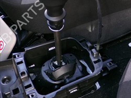 Used Gear lever Gear lever DACIA DUSTER (HM_) 1.0 TCe 100 (HMMT) (101 hp) 31637325 31637325