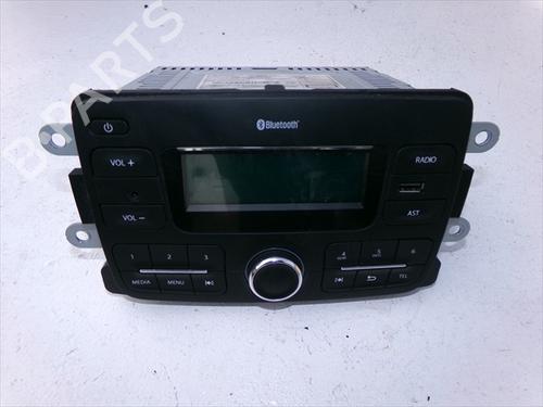 Autoradio DACIA DUSTER (HM_) 1.0 TCe 100 (HMMT) (101 hp) 31637341