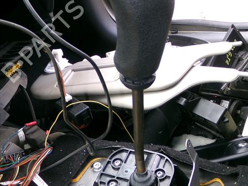 Used Gear lever Gear lever RENAULT CLIO III (BR0/1, CR0/1) 1.2 16V (BR02, BR0J, BR11, CR02, CR0J, CR11) (75 hp) 30966363 30966363