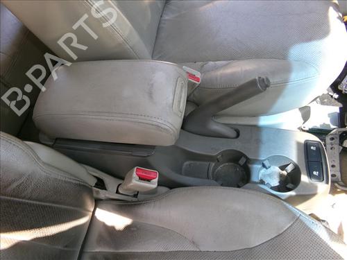 Armlæn Armlæn HYUNDAI TUCSON (JM) 2.0 CRDi (140 hp) 27444337 27444337