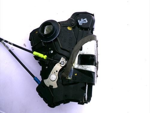 front-right-lock-toyota-auris-_e15_-2006-2007-2008-2009-2010-2011-2012-2013-37682751 main image